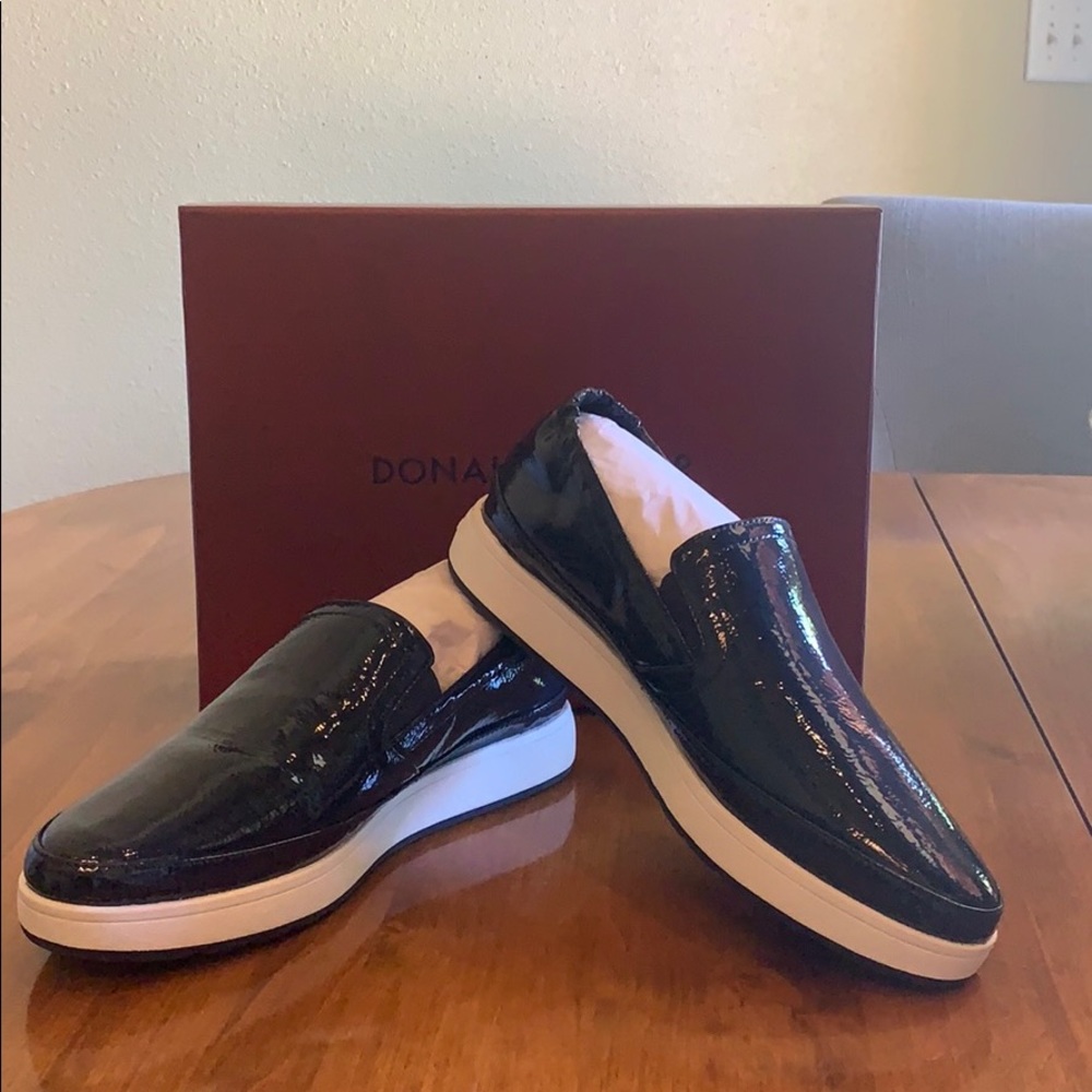 Donald Pliner Martyn Navy Crinkle Patent Leather